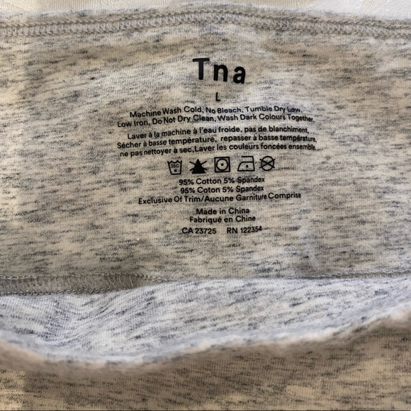 ‼️SOLD‼️TNA leggings with stripe! - Picture 3 of 4